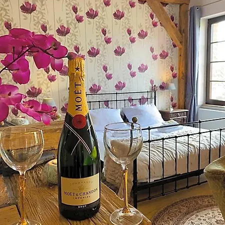 Nostalgia Poganice Bed & Breakfast 4*